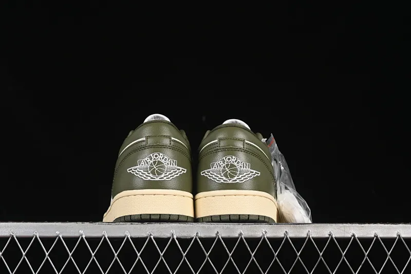 All categories Air Jordan Jordan series basketball shoes Air Jordan 1 Low Air Jordan 1 Low AJ1 Joe 1 army green and white low-top cultural and leisure sports sneakers DC0774-122